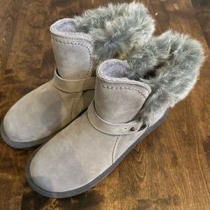 Size 10 bearpaw grey winter boots
